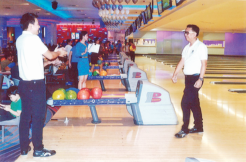 ระหว่างการแข่งขัน พิธีกรเชิญชวนผู้เข้าแข่งขันร่วมเล่นเกมส์ โดยมีของรางวัลเป็นผลิตภัณฑ์จาก บมจ.ยูไนเต็ดฟูดส์