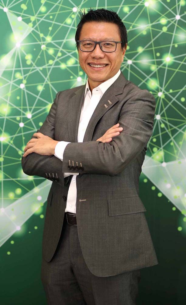 สุรเดช ทวีแสงสกุลไทย กก.ผจญ. และประธานเจ้าหน้าที่บริหาร บมจ. ช ทวีและผู้ร่วมก่อตั้ง บ.ขอนแก่นพัฒนาเมือง(เคเคทีที)