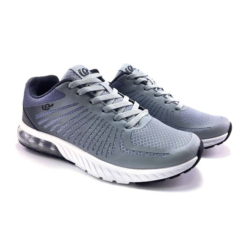 ผู้หญิง ‘หลุยส์ สก๊อต’พรีเซ็นเตอร์รองเท้าIQ Sport ร่วมออกแบบรองเท้า