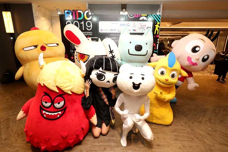 เหล่าคาแร็กเตอร์ชั้นนำโชว์ตัว Bloody 
Bunny, PangPond, Almondino, Warbie,
Sheldon, Majory, เบทะคุมะ และ มีมี