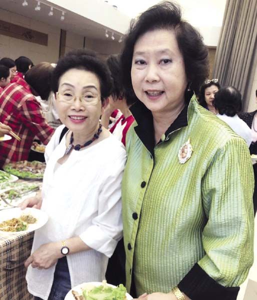 ดร.วิภาวดี ชีวะผลาบูรณ์ กับ ดร.ณฤดี
เคียงศิริ