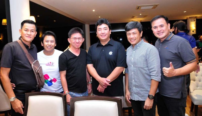 ทีม บจก. พีทีจี เอ็นเนอยี (PTG ) นำโดย ฉลอง ตริไตรภูษิต, มานะ เงินลาภรัตนา,
ภัทราวุธ กะสมพะเหติ และจักรินทร์ พิทักษ์วุฒิกุล มี ผรณเดช พูนศิรวงศ์
และ อนันตเดช พงษ์พันธุ์ บก.โลกธุรกิจ นสพ.แนวหน้า ต้อนรับ