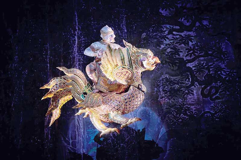 นกสัมพาทีบินพาหนุมานมาถึงกลางทะเล