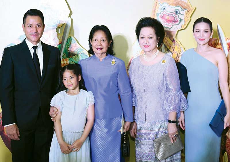 ท่านผู้หญิงพรรณวดี จุฑารัตนกุล, ท่านผู้หญิงภรณี มหานนท์ กับ ศรา-พิยดา-พัชรนันท์ จุฑารัตนกุล
