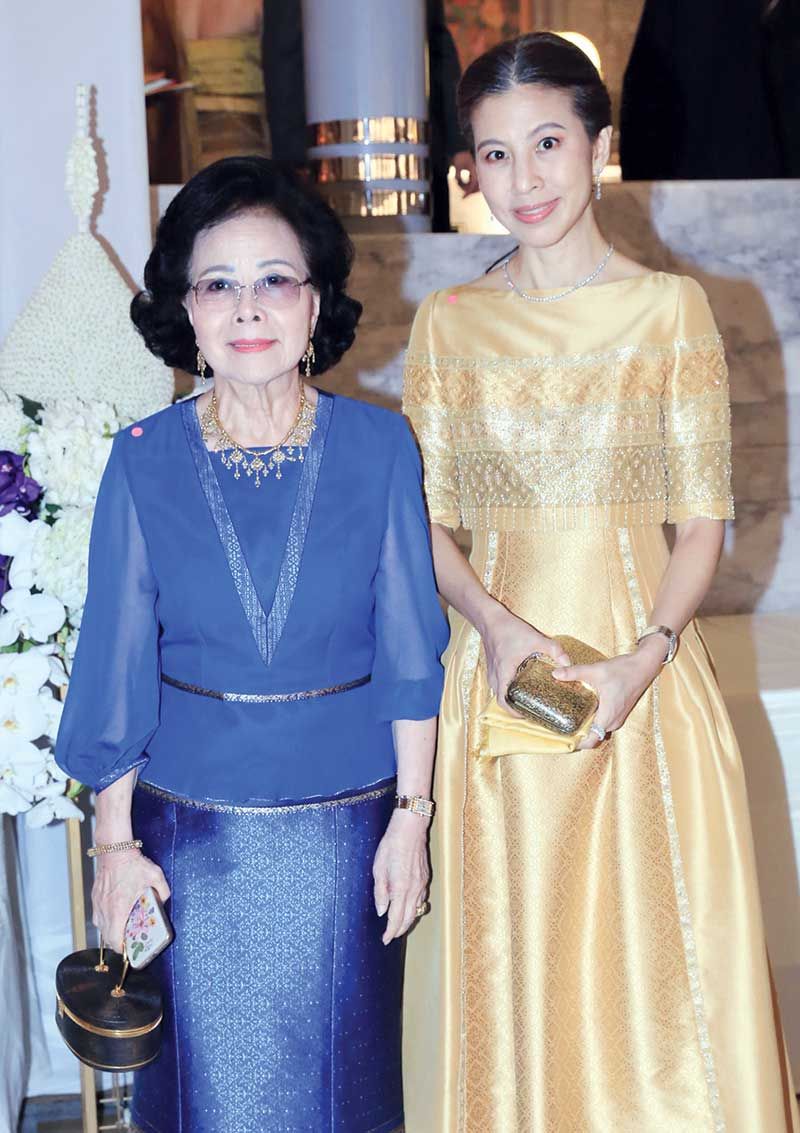 ยุพา ล่ำซำ และ วรรณพร 
พรประภา