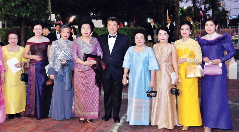 จรรยา เองตระกูล, เบญจมาศ รุจิรวงศ์, ฉัตรสุดา จันทร์ดียิ่ง และแขกผู้มีเกียรติ