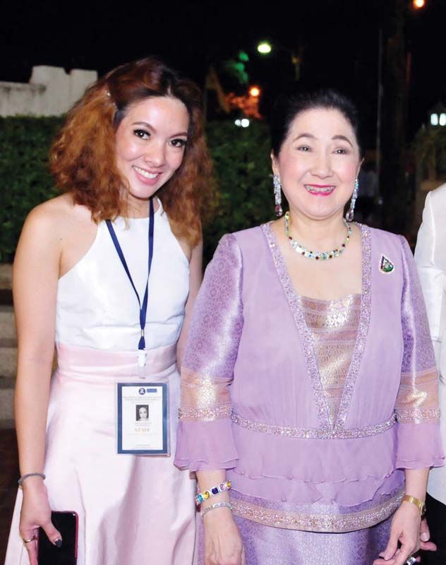 แพร พูนศิริวงศ์ จาก B.GRIMM
กับ ผาณิต พูนศิริวงศ์