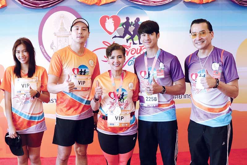 ม.ล.สราลี กิติยากร พร้อมด้วย เมทัล สุขขาว, โดม-ปกรณ์ ลัม, มาริโอ้ 
เมาเร่อ, นีโน่-เมทนี บุรณศิริ