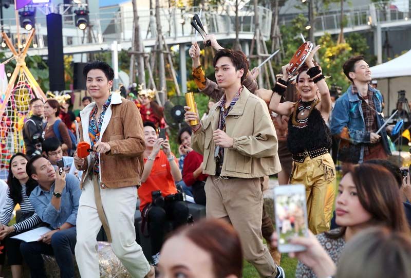 โอบนิธิ วิวรรธนวรางค์ และ ธิติ มหาโยธารักษ์