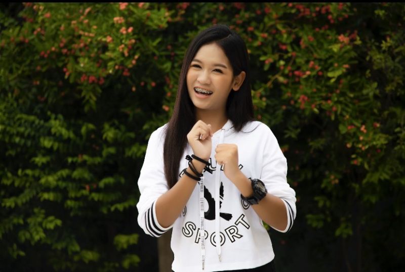 เบลล์ นิภาดา : สุขสันต์วันปีใหม่นะคะในพุทธศักราช 2563 ที่จะถึงนี้ เบลล์ก็ขอให้ทุกคนพบเจอแต่สิ่งที่ดี มีความสุขความเจริญมากๆนะคะ สุขสันต์วันปีใหม่ค่ะ 