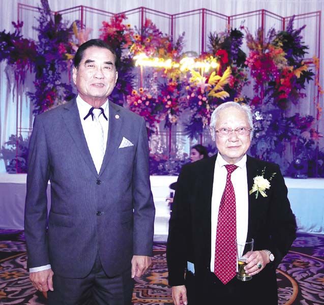 พล.ต.อ.สันต์ ศรุตานนท์ อดีต ผบ.ตร.ร่วมอวยพร