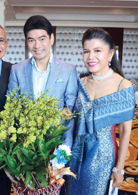 วสุ แสงสิงแก้ว กับพิธีกร ลักขณา จำปา
