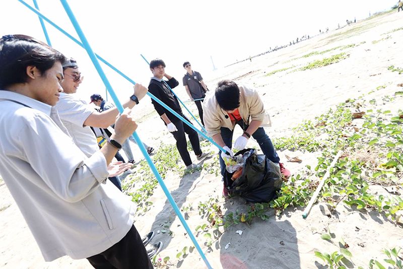 พนักงานจิตอาสา MBK Spirit ร่วมกิจกรรม ขอ 1 วัน ทำดี ปี 2 ณ ปากน้ำประแส จ.ระยอง