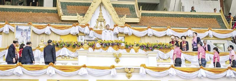 พลากร สุวรรณรัฐ องคมนตรี ผู้แทนพระองค์ เป็นประธานในการแข่งขันฟุตบอลประเพณีจุฬาฯ-ธรรมศาสตร์ ครั้งที่ 74 ณ สนามศุภชลาศัย
โดยมี ศ.พิเศษ นรนิติ เศรษฐบุตร นายกสภามหาวิทยาลัยธรรมศาสตร์, รศ.เกศินี วิฑูรชาติ อธิการบดี มธ., ศ.ดร.บัณฑิต เอื้ออาภรณ์ อธิการบดีจุฬาฯ
และคณะกก.ร่วมในพิธี