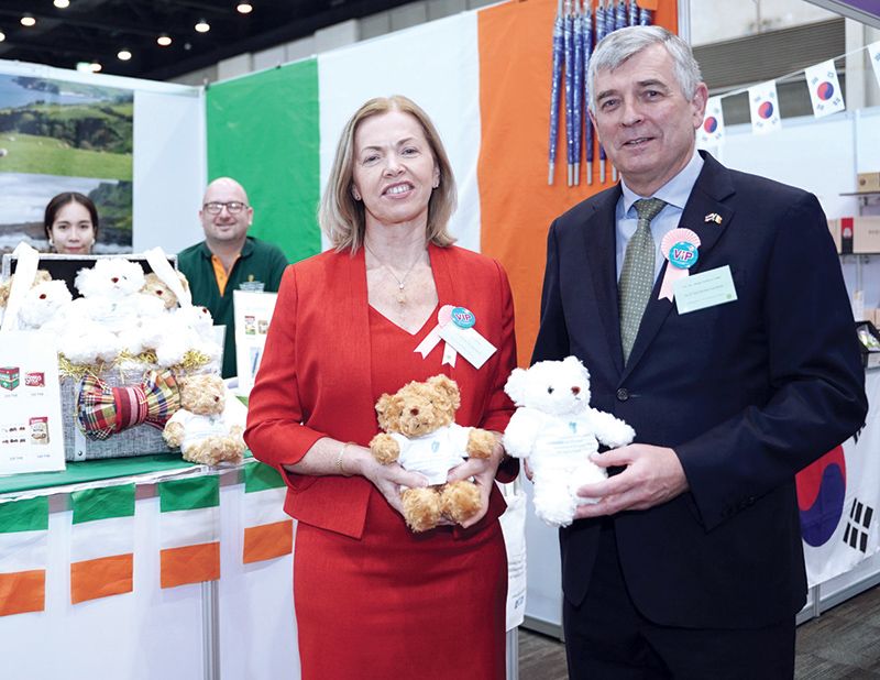 มาเรีย พาทิเซีย คอตเตอร์ คู่สมรส และ โจเซฟ แอนโทนี่ คอตเตอร์ ออท.ไอร์แลนด์