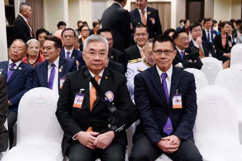 ศ.พิเศษ ดร.กิตติพงษ์ กิตยารักษ์ และ รศ.ดร.นพ.พิชิต สุวรรณประกร