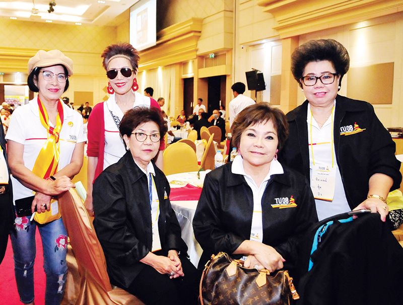 นันทนา นุตสถิตย์, ณษมา บุญธนะสิน, พวงเพชร บุญสาย, สายสวรรค์ วัฒนพานิช และจิราภรณ์ พรหมนาท