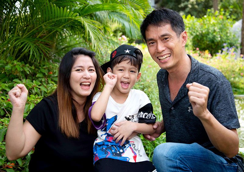 คัคนางค์ สมบูรณ์ กับน้องบรู๊คลิน และ คุณพ่อ-
เดชพิศิษฐ์ ไตรรัตนานาถ