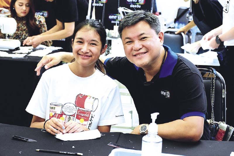 บอย-ถกลเกียรติ วีรวรรณ กับลูกสาว น้องปาว-ปาวรดา
วีรวรรณ