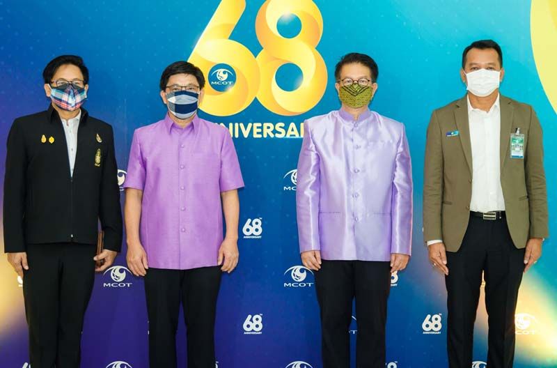 แขกผู้มีเกียรติร่วมแสดงความยินดี

