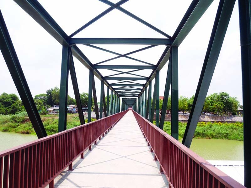 สะพานเหล็กเชื่อมสองวัด