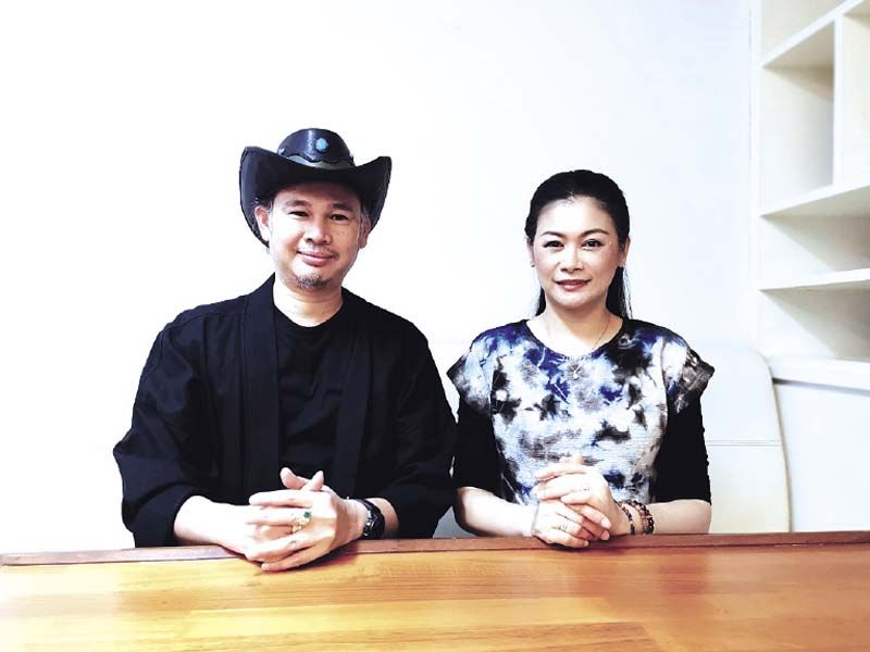 อ้อม ไม้เมือง