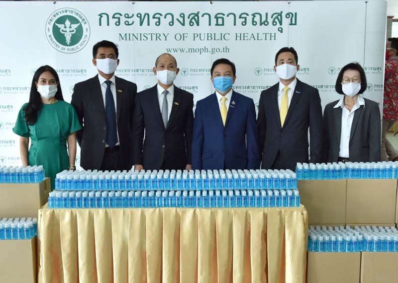 ม.ล.รดีเทพ เทวกุล, สุรพล อุทินทุ, โฆษิต สุขสิงห์, ดร.คงกระพัน อินทรแจ้ง, ดร.ชญาน์ จันทวสุ ผช.กก.ผจญ.สายงานบริหารความยั่งยืนและภาพลักษณ์องค์กร และ เชาวนี พันธุ์พฤกษ์ ผจก.ฝ่ายหน่วยงานบริหารกิจการเพื่อสังคม
