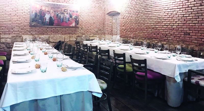 บรรยากาศโต๊ะอาหารใน La Favorita

