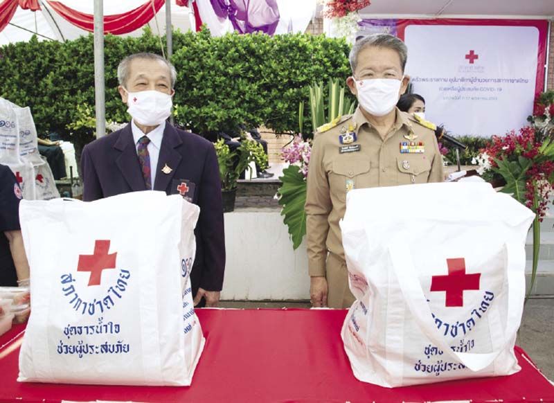 ศ.กิตติคุณ นพ.ศักดิ์ชัย ลิ้มทองกุล ผู้ช่วยเลขาธิการสภากาชาดไทย และ
วีระศักดิ์ วิจิตร์แสงศรี ผู้ว่าฯ สมุทรสาคร