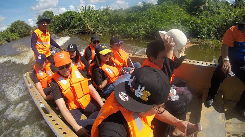 ลงพื้นที่แจกของ