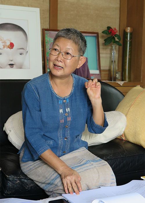 ผศ.รัศมี กฤษณมิษ ผู้แปล