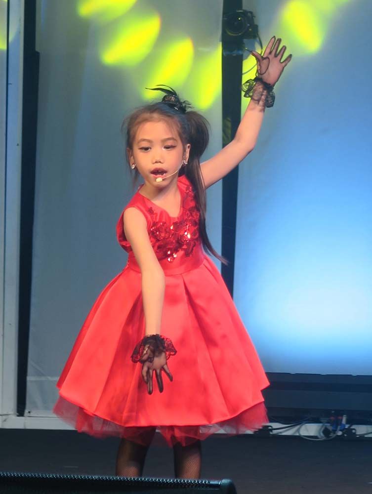 ความน่ารักของน้องๆ Singing for Kids