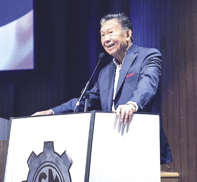 ดร.พรเทพ พรประภา ประธานกรรมการ