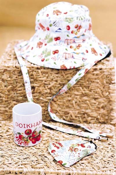 ของที่ระลึก หมวก แก้ว และ หน้ากากอนามัย‎แบบผ้า