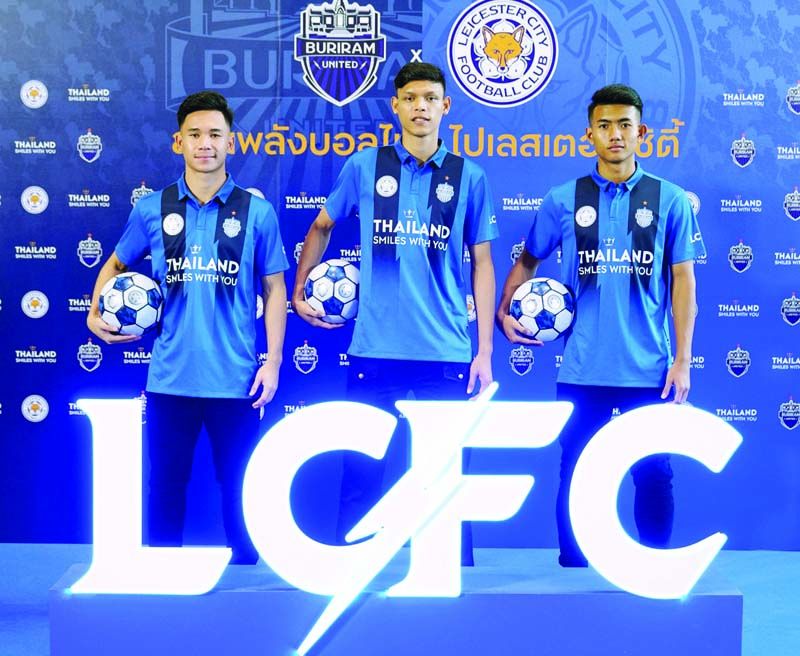 นักเตะดาวรุ่ง เช็ค–สุภโชค สารชาติ, อาร์ม-ศุภชัย ใจเด็ด และแบงค์-ศุภณัฏฐ์ เหมือนตา