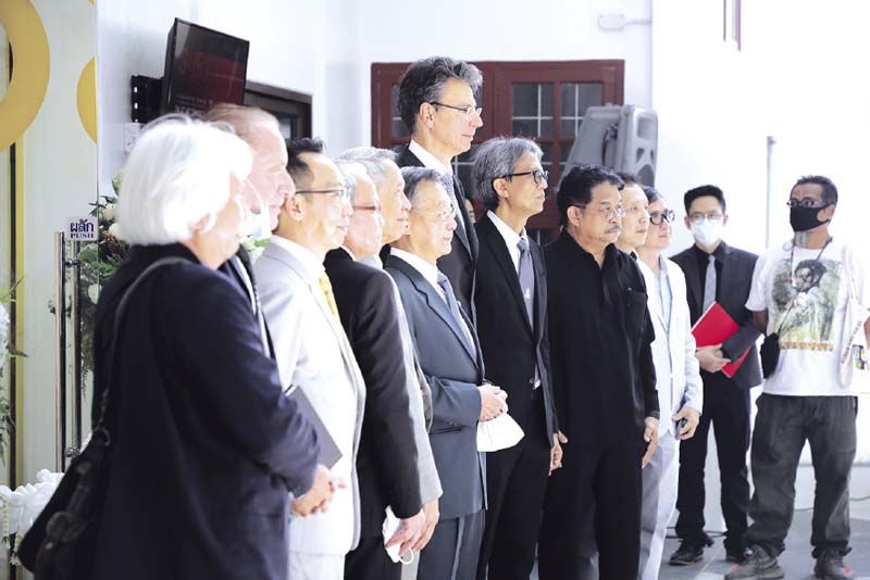 ประธานในพิธี แขกผู้มีเกียรติ
พร้อมด้วย คณาจารย์
และบุคลากร ร่วมในงาน