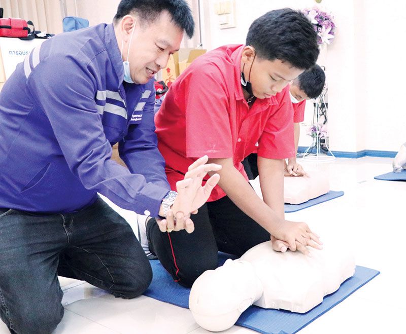 ฝึกปฏิบัติการปั๊มหัวใจ (CPR)

