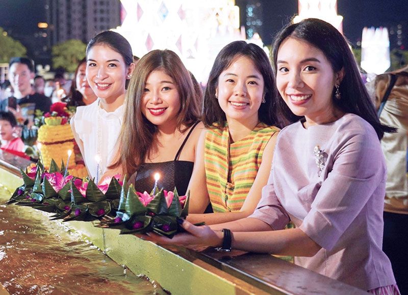 สุวรา สนิทวงศ์ ณ อยุธยา, จรสพรรณ สวัสดิวัตน์,
ณัฐชยา ไกรฤกษ์ และ ศรัณย์ภัค เพ็ญชาติ

