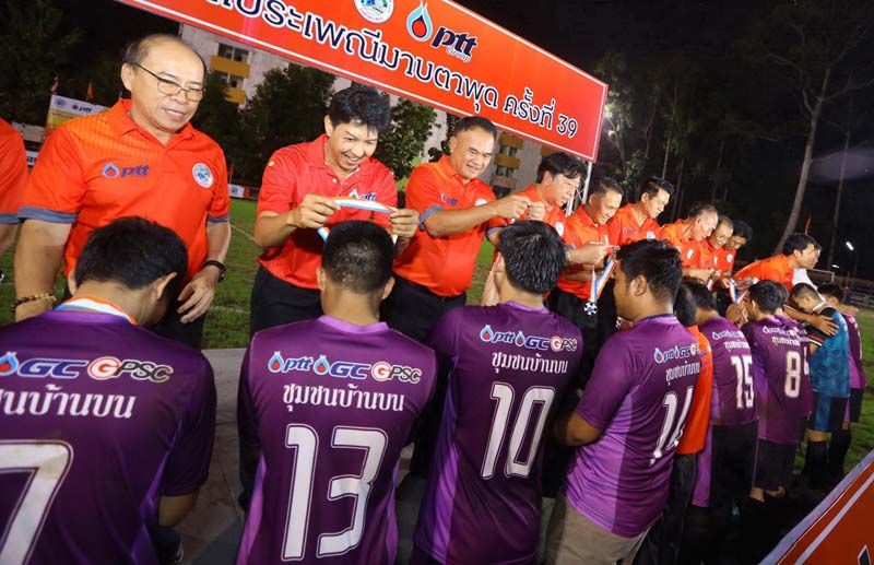 มอบรางวัลทีมชนะเลิศ