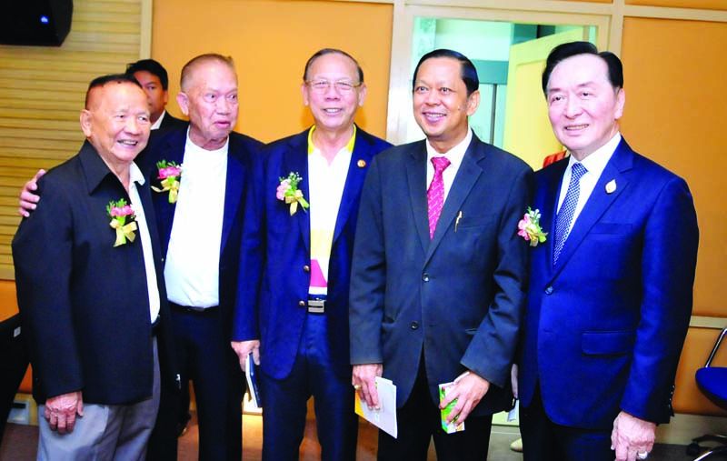 ยอดยิ่ง โสภณ, พยงค์ คชาลัย, ชัยศักดิ์ อังค์สุวรรณ, อภิชาต ดำดี และ วรวิทย์ เจนธนากุล