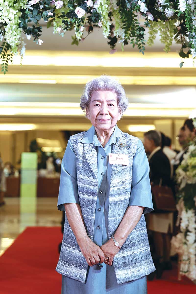 ท่านผู้หญิงอิศรา บุรณศิริ