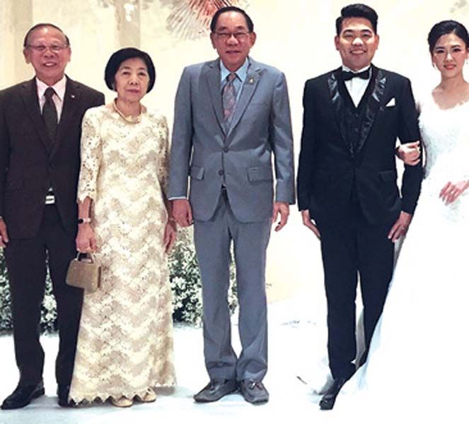 ปิยะพันธ์ จัมปาสุต ร่วมแสดงความยินดีกับบ่าว-สาว