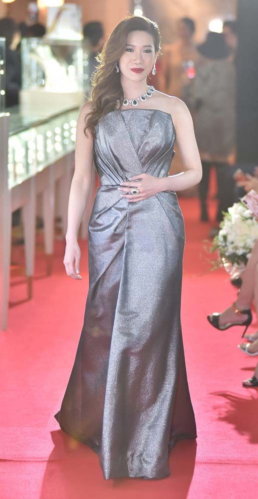 วีรดา ส่งทวีผล