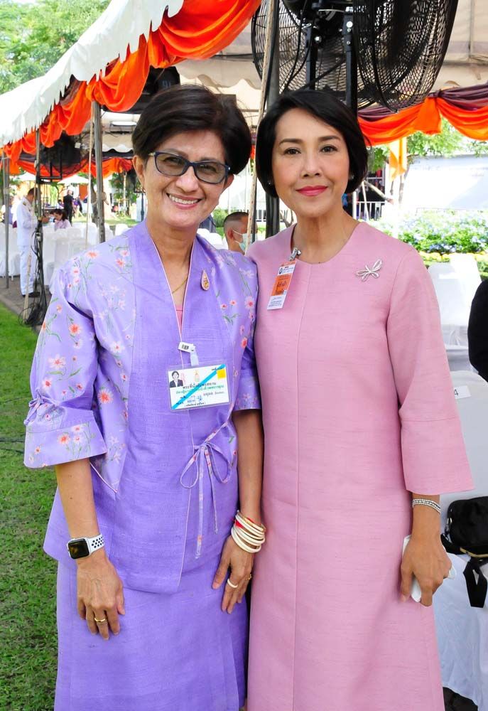 นฤมล ล้อมทอง กับ ปริศนา กล่ำพินิจ