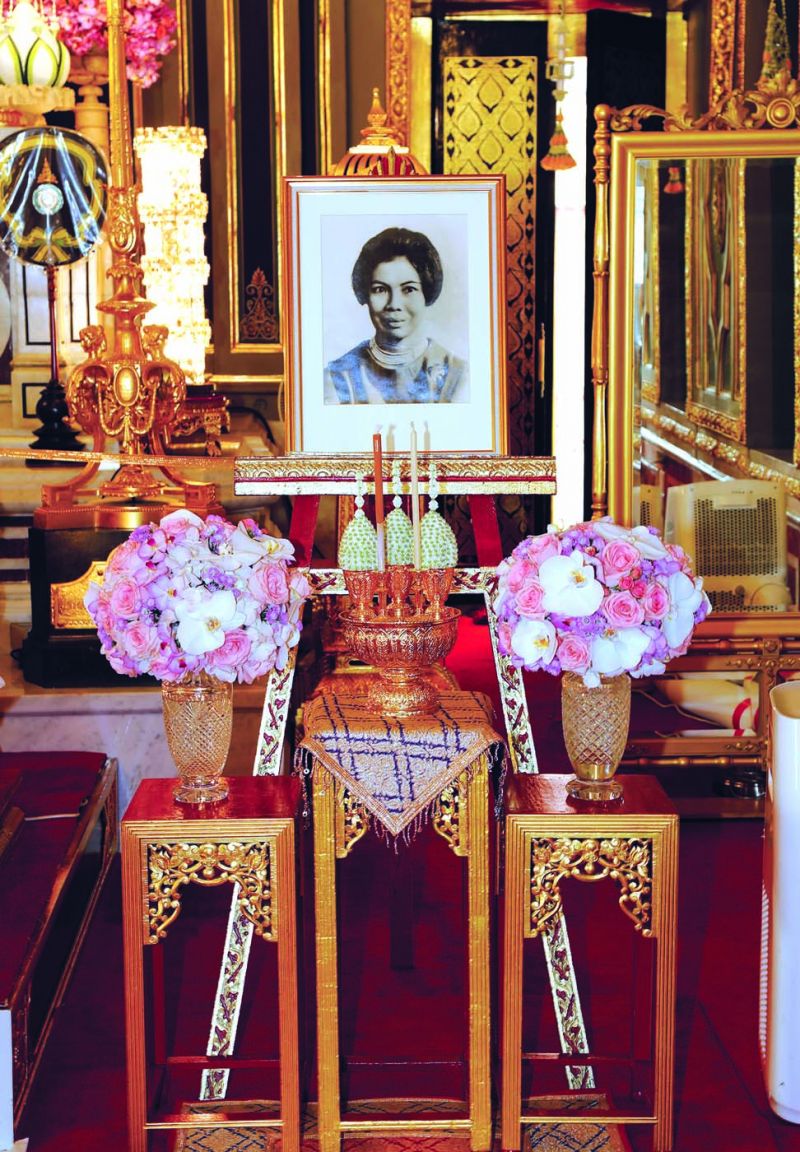 พระรูปพระเจ้าวรวงศ์เธอ พระองค์เจ้าวิภาวดีรังสิต ในพระอุโบสถ วัดราชบพิธสถิตมหาสีมาราม

