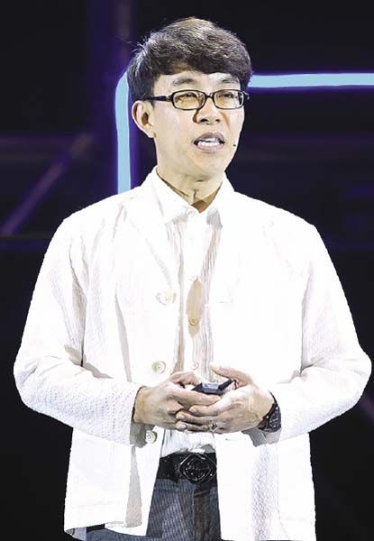 ดร.อภิสิทธิ์อนันตนาถรัตน กก.ผอ.ใหญ่ กล่าวให้ทิศทางการดำเนินงาน  ปี 2561