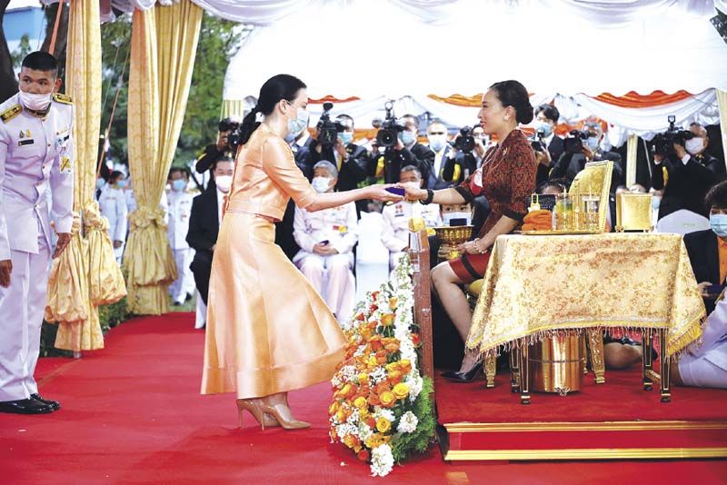 ณัฐวรรณ ทีปสุวรรณ เข้ารับพระราชทานเข็มที่ระลึก