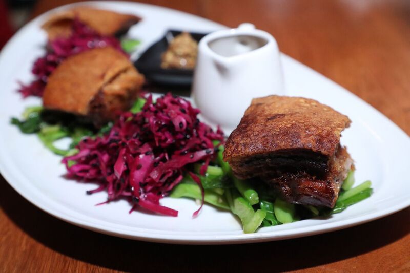 เมนูหมูสามชั้นอบกรอบ