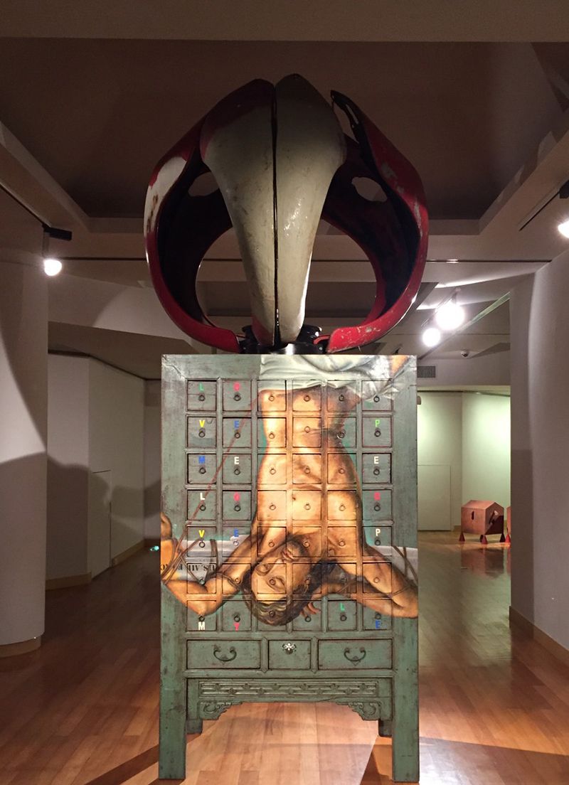 รูปด้านหน้าผลงานเด่นที่แสดงว่า “โลกป่วย” ชื่อ “Bless My World”