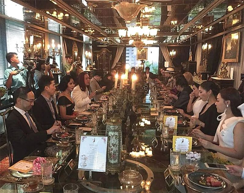 บรรยากาศในห้องจิบน้ำชา